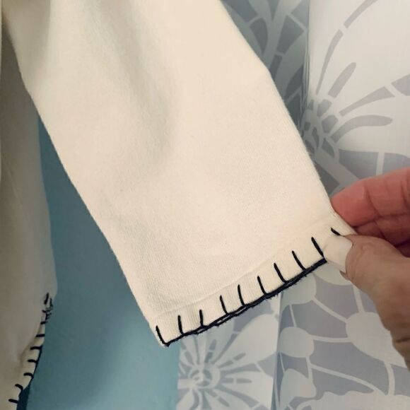 White Stag Boho Cream Floral Embroidered Knit Sweater Top. Size Large - Picture 4 of 11